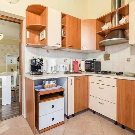 Beautiful In With Kitchen