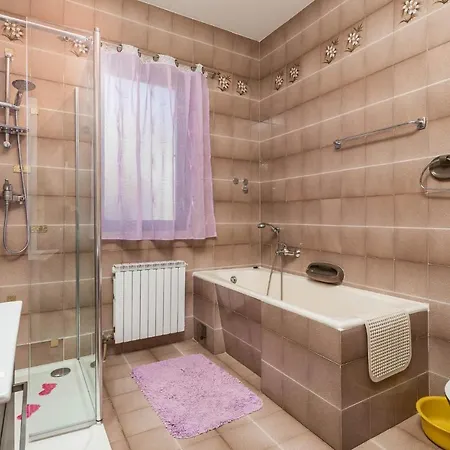 Apartman Beautiful In With Kitchen *