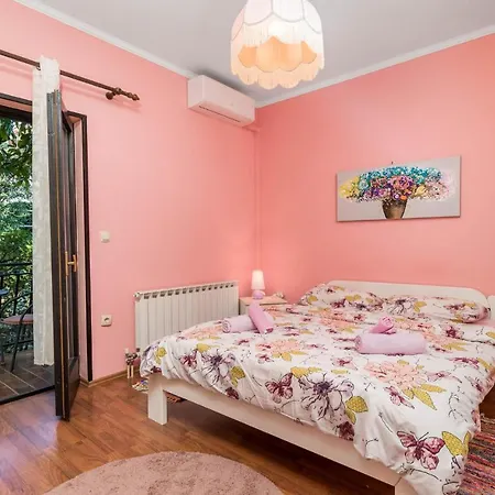 Appartamento Beautiful In With Kitchen