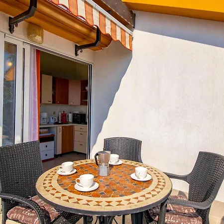 Appartamento Beautiful In With Kitchen